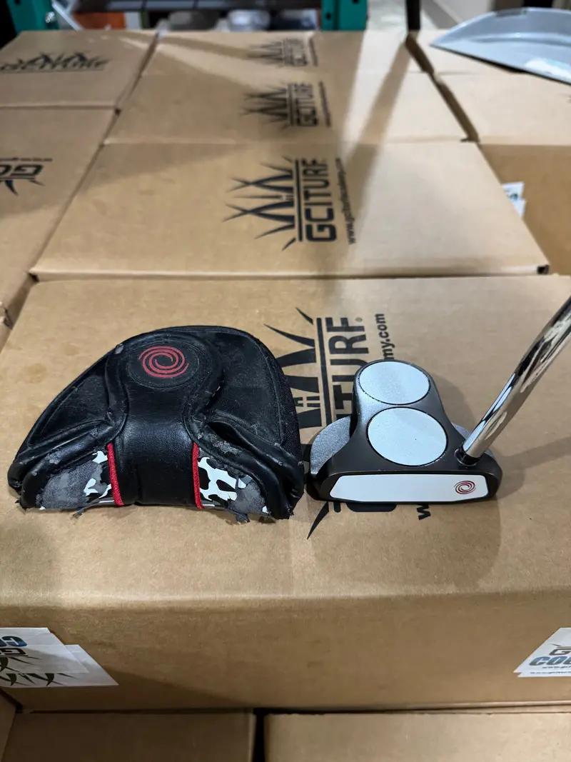 Odyssey Tank Triple Track 2-Ball Putter – Alignment-Focused Design 1